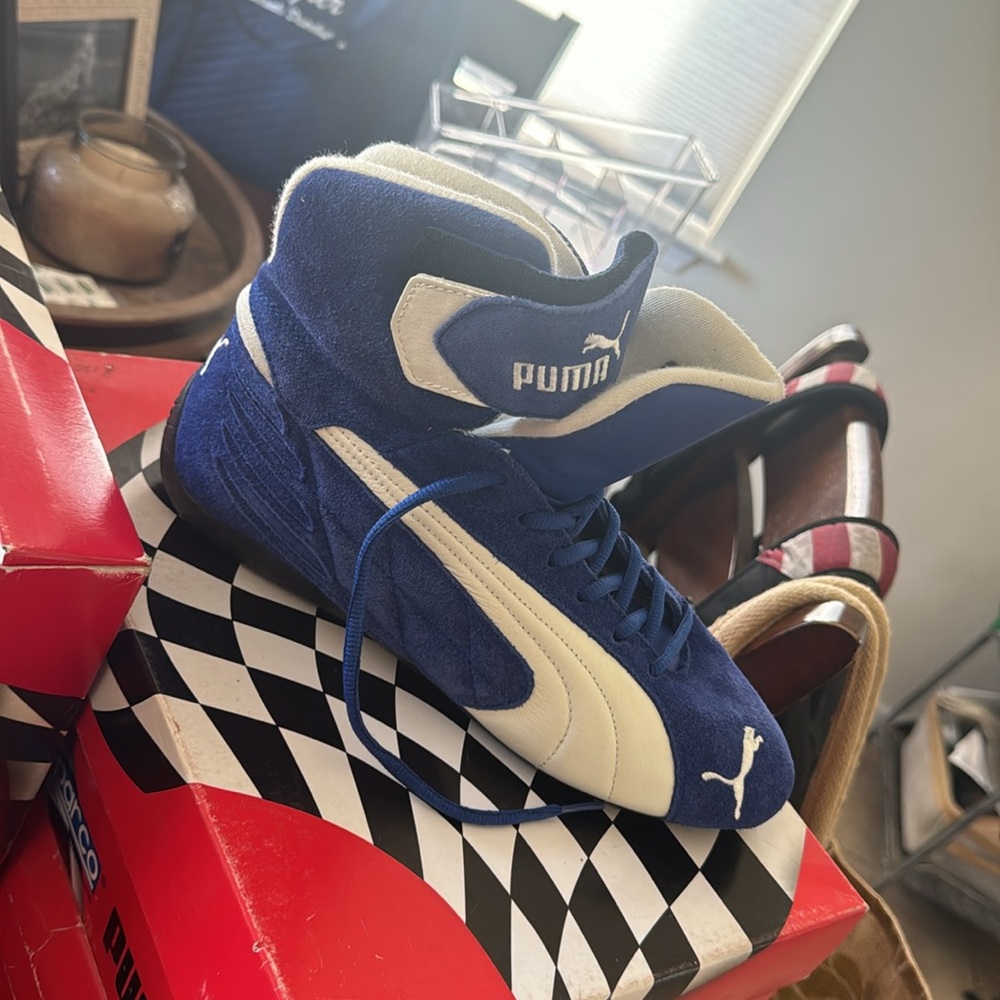 Puma race shoes
